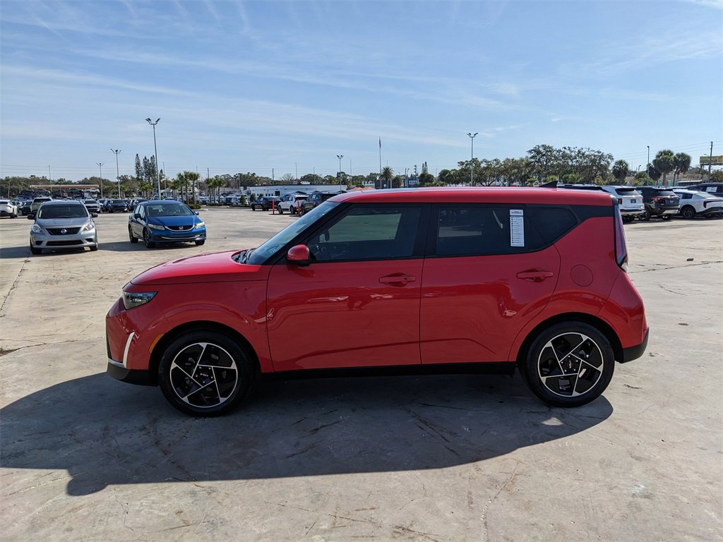 Certified 2023 Kia Soul EX image 5