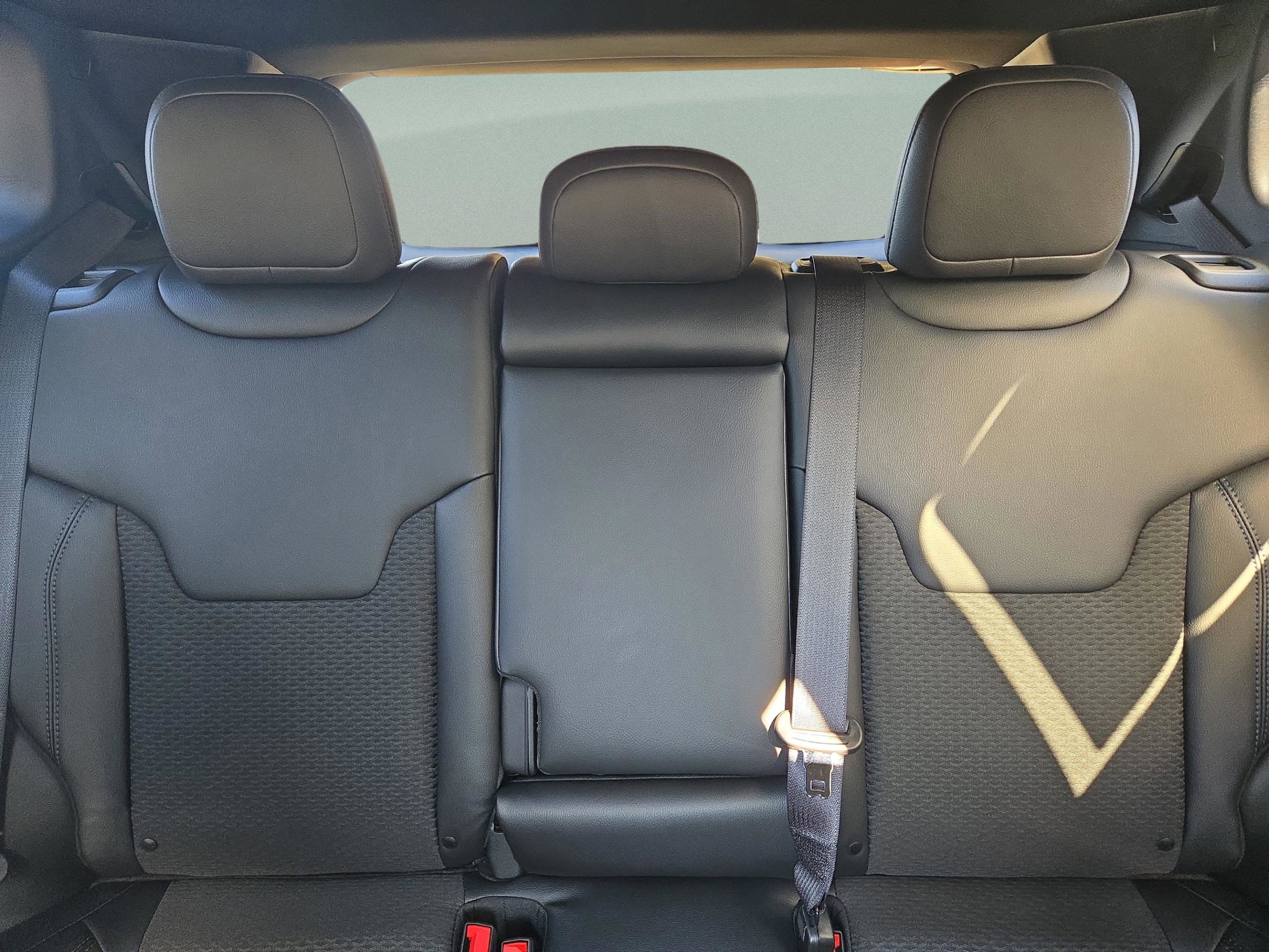 New 2026 Jeep Compass Latitude AWD/4WD image 31