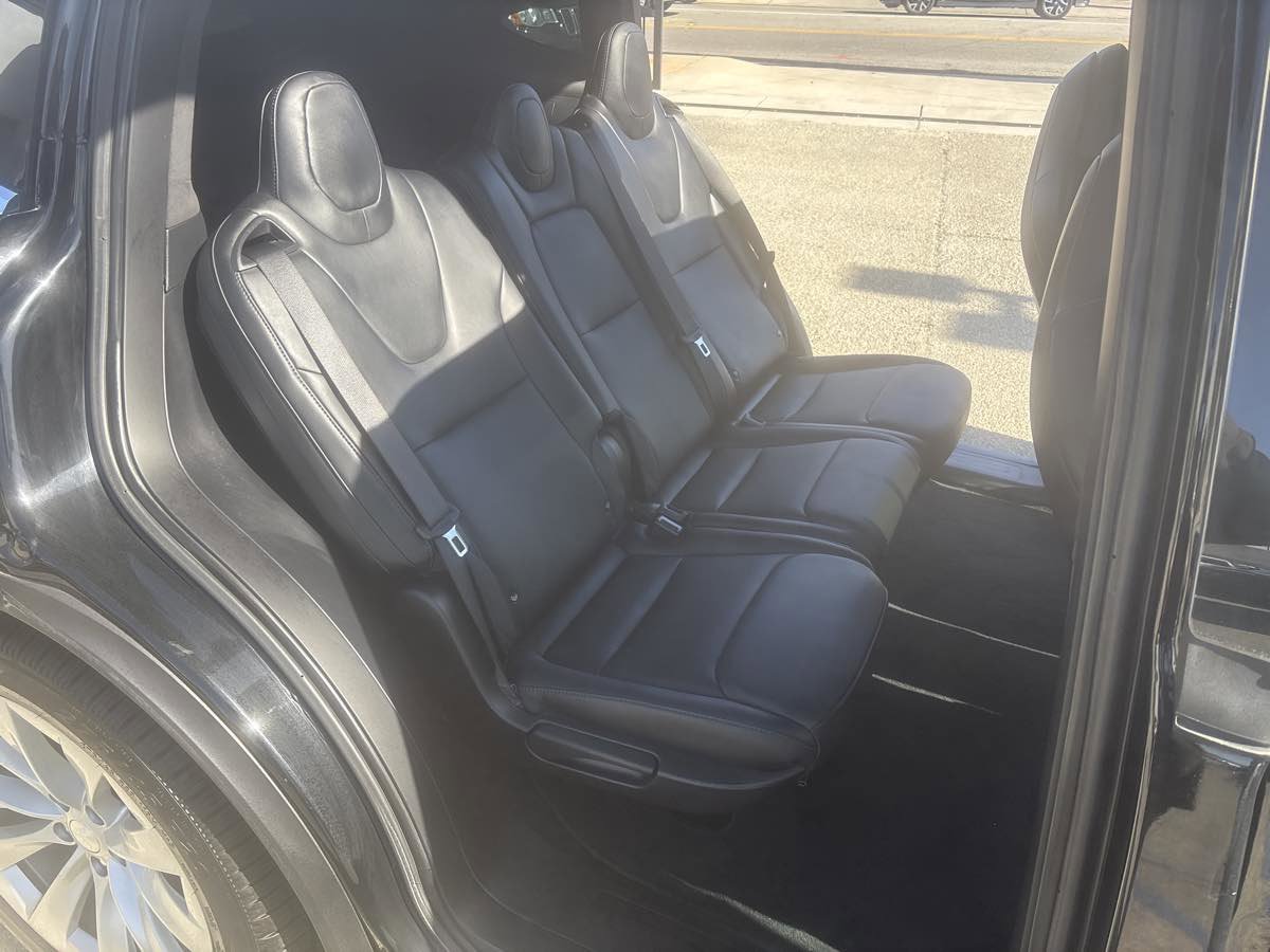 Used 2018 Tesla Model X 75D image 22