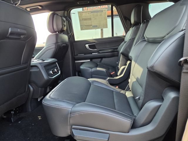 New 2026 Ford Expedition Max Platinum w/ Stealth Appearance Package AWD/4WD image 6