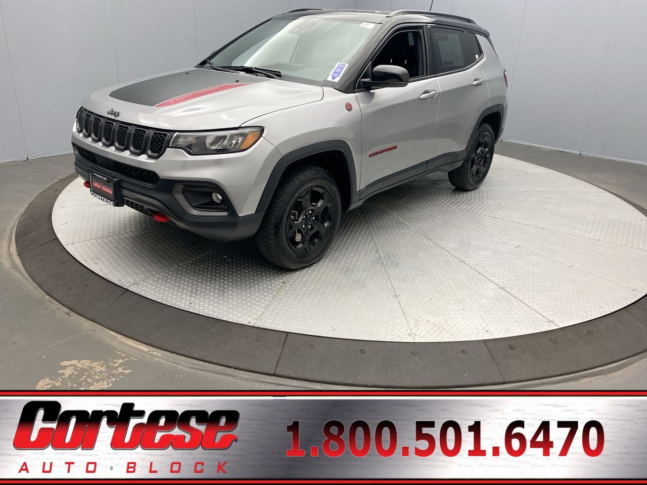 Used 2023 Jeep Compass Trailhawk w/ Trailhawk Convenience Group AWD/4WD image 1