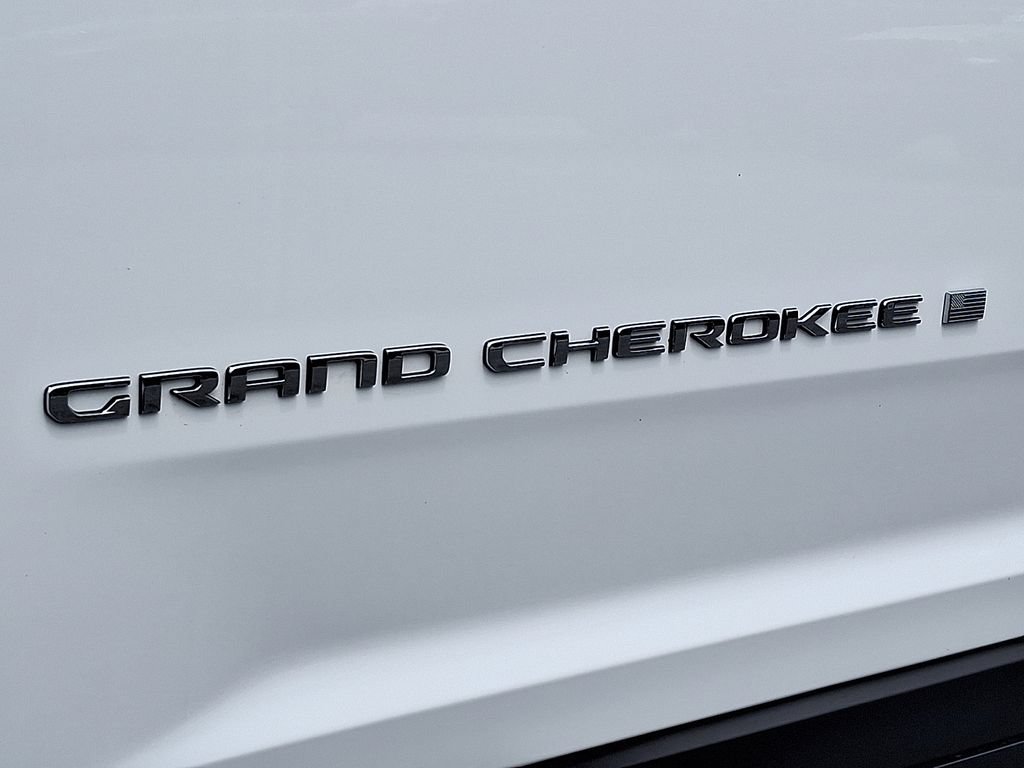Used 2023 Jeep Grand Cherokee L Limited AWD/4WD image 30