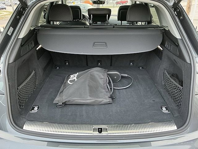 Used 2023 Audi Q5 e Premium Plus image 18