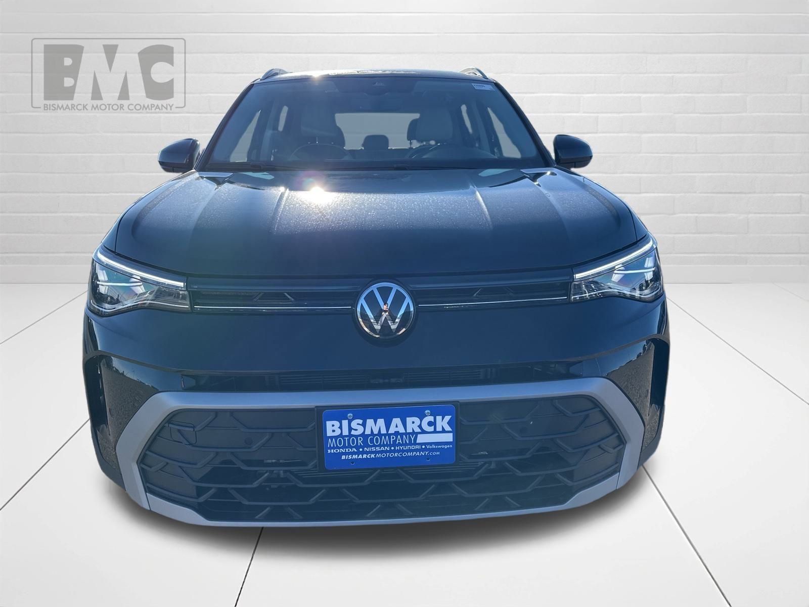 New 2026 Volkswagen Taos SE image 2