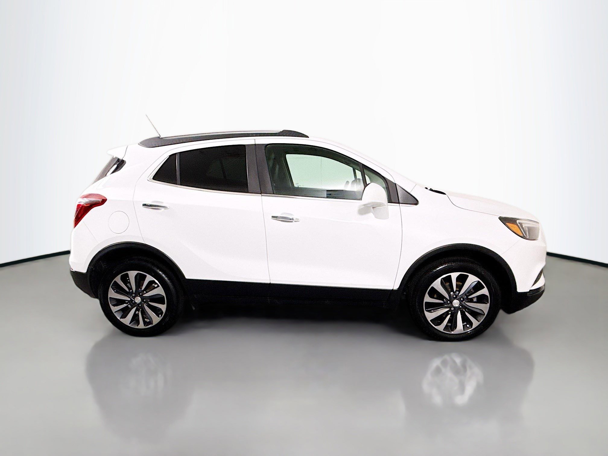 Used 2021 Buick Encore Preferred image 11