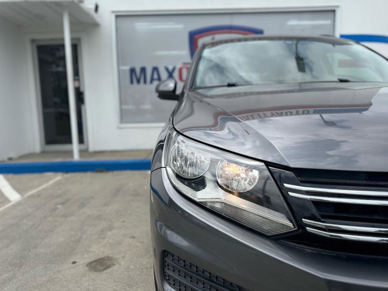 Used 2016 Volkswagen Tiguan S image 10