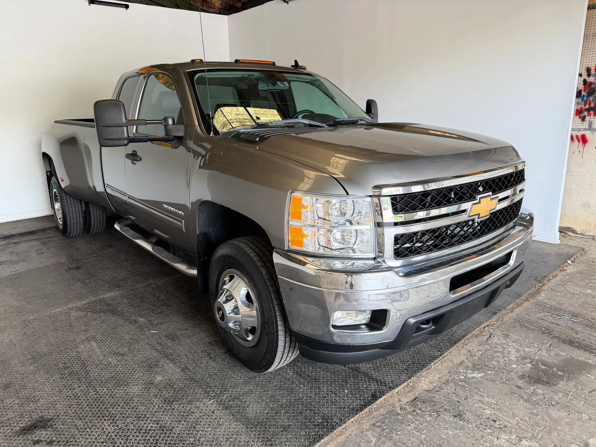 Used 2013 Chevrolet Silverado 3500 LT w/ Interior Plus Package AWD/4WD image 4