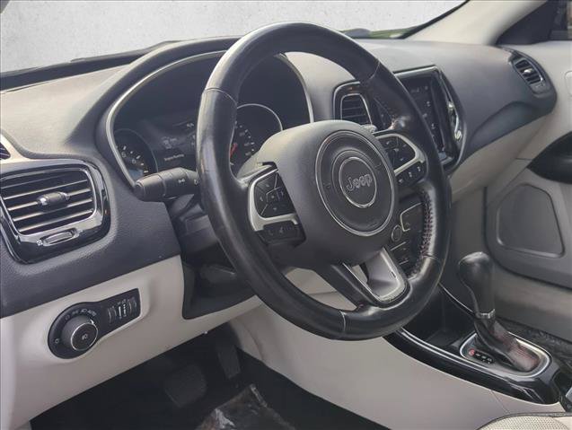 Used 2021 Jeep Compass Limited w/ Elite Exterior Group FWD image 9