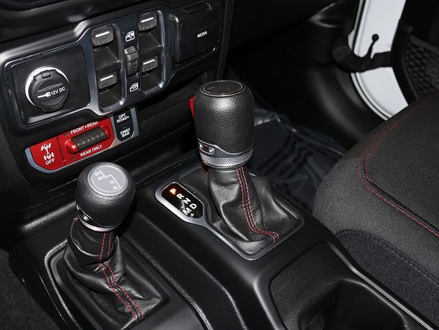 Used 2023 Jeep Gladiator Rubicon w/ Cold Weather Group AWD/4WD image 25