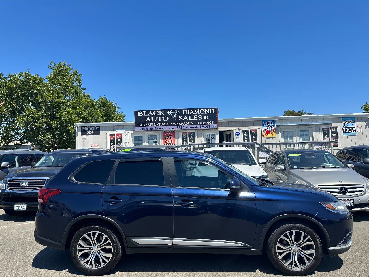 Used 2017 Mitsubishi Outlander SE AWD/4WD image 12