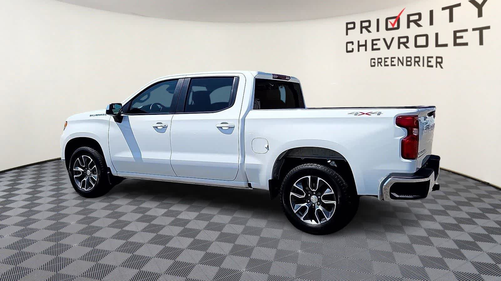 Used 2023 Chevrolet Silverado 1500 LT AWD/4WD image 6