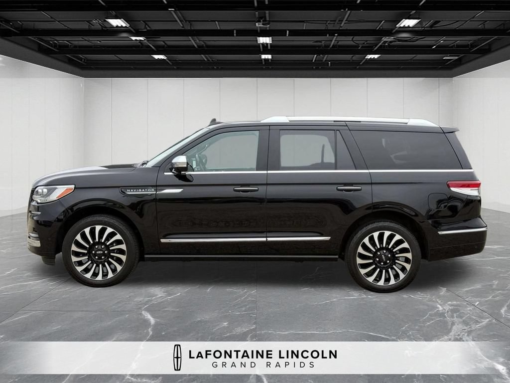 Certified 2024 Lincoln Navigator Black Label AWD/4WD image 2