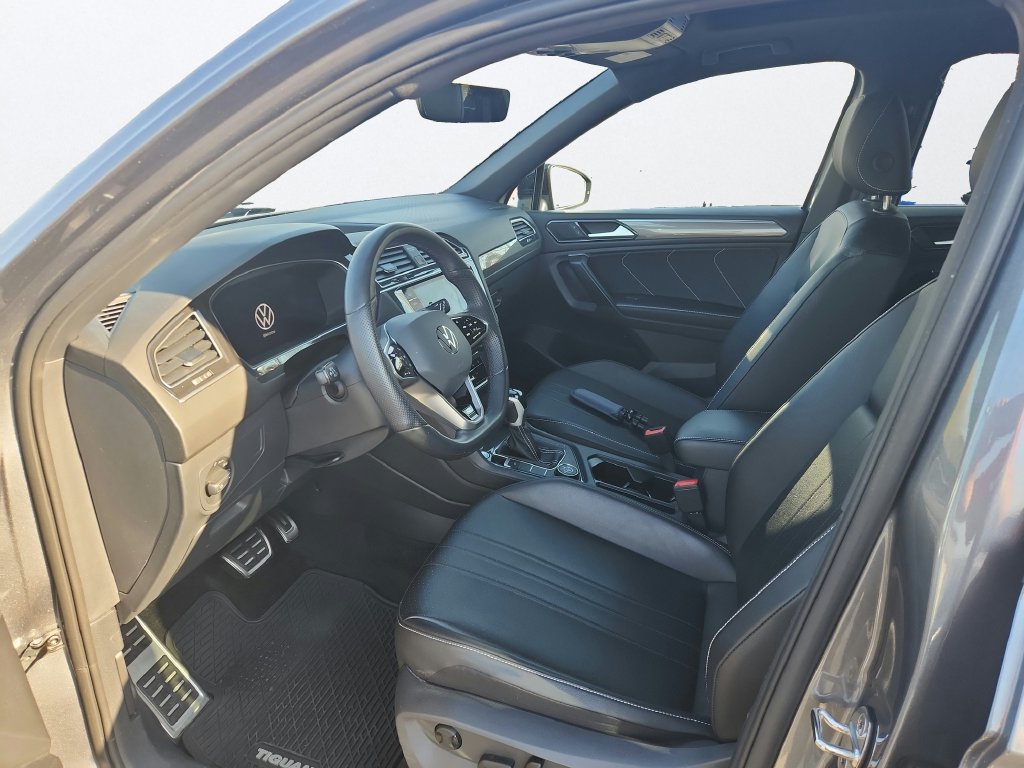 Certified 2024 Volkswagen Tiguan SE R-Line w/ MDO Package, Two-Row AWD/4WD image 10