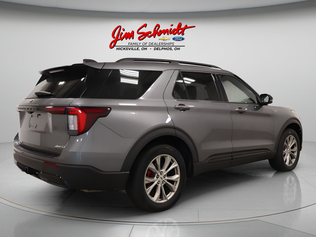 Used 2025 Ford Explorer ST-Line w/ ST-Line Street Pack AWD/4WD image 6