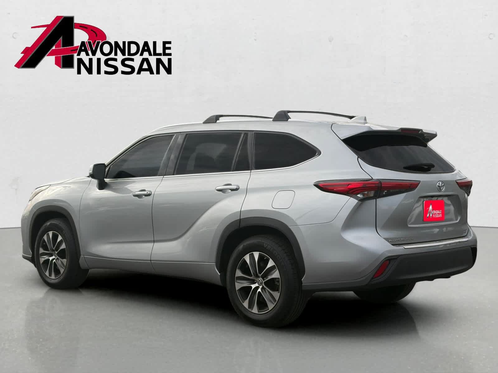 Used 2021 Toyota Highlander XLE FWD image 4