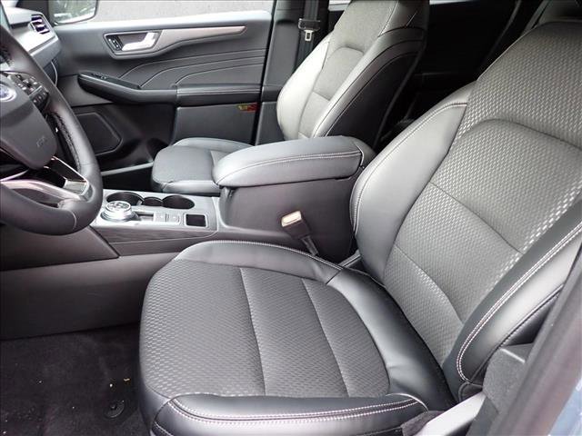 New 2026 Ford Escape SE image 13