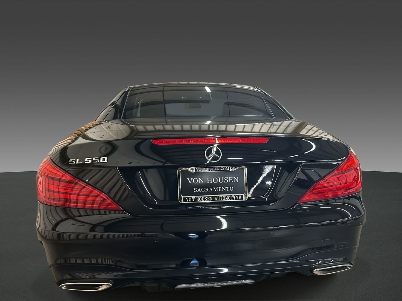Used 2017 Mercedes-Benz SL 550 image 2