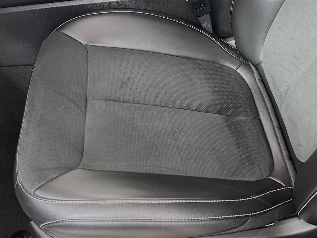Used 2024 Jeep Grand Cherokee Altitude AWD/4WD image 19