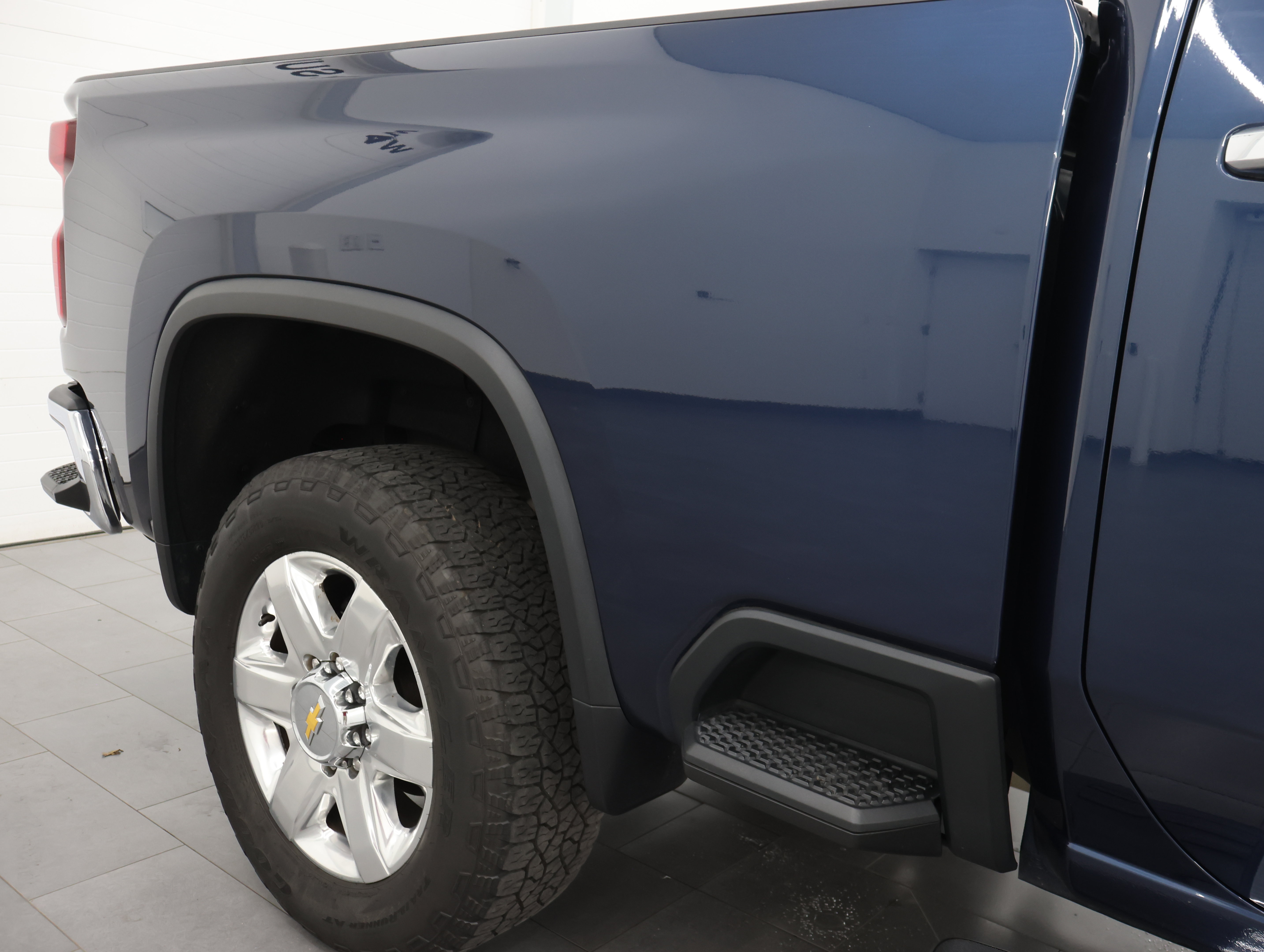 Used 2023 Chevrolet Silverado 2500 LTZ w/ Gooseneck/5TH Wheel Package AWD/4WD image 28