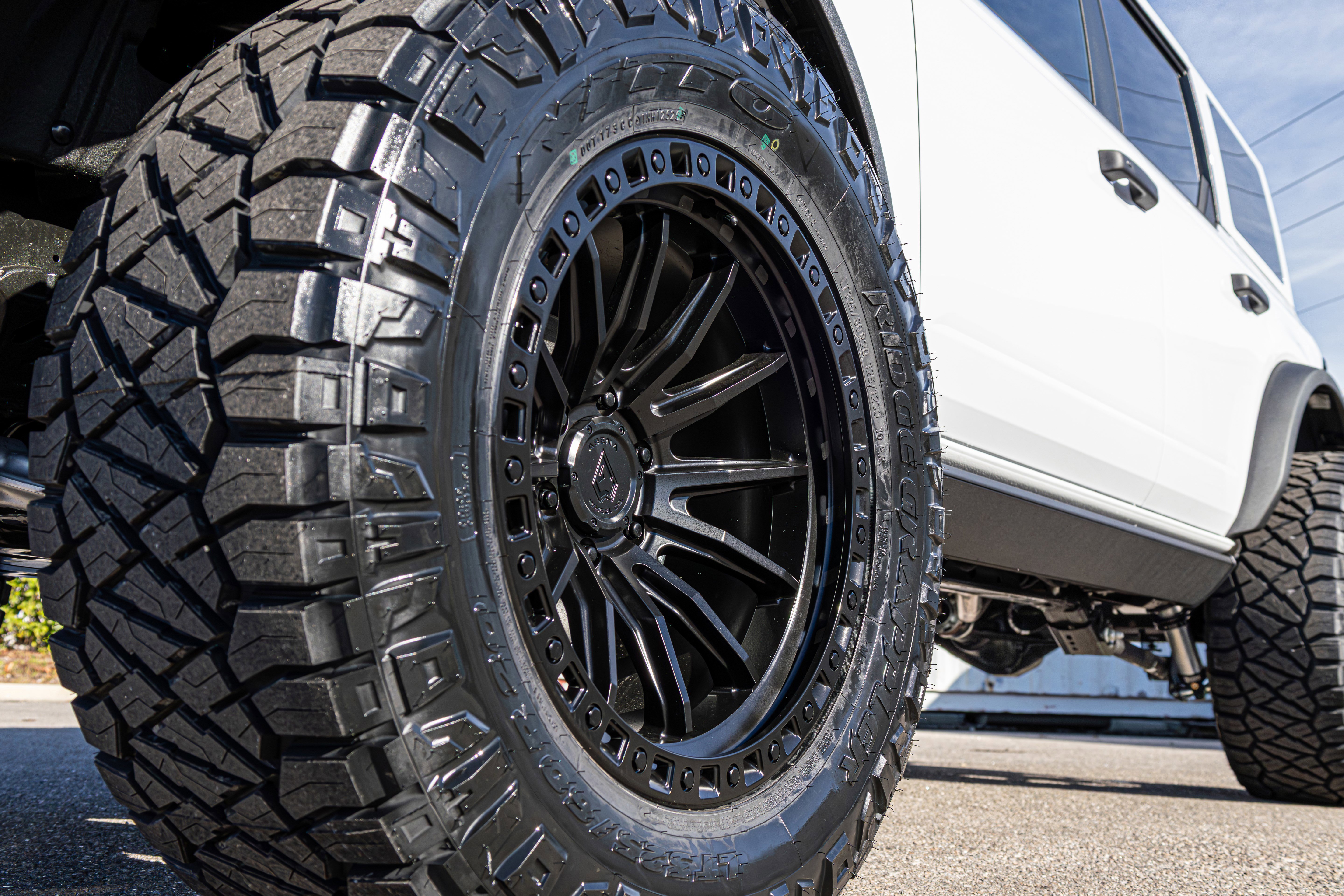 New 2025 Ford Bronco Badlands image 16