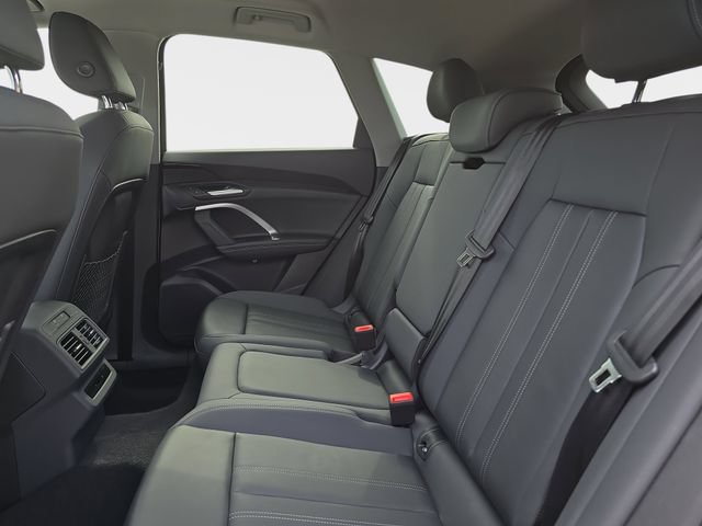 Used 2025 Audi Q5 Premium w/ Convenience Package AWD/4WD image 18