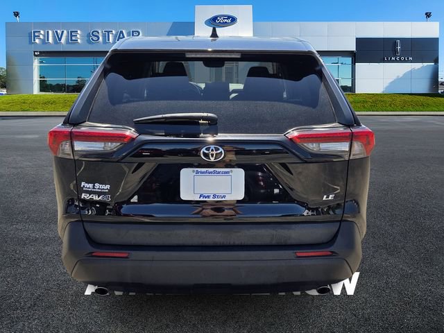 Used 2022 Toyota RAV4 LE image 6