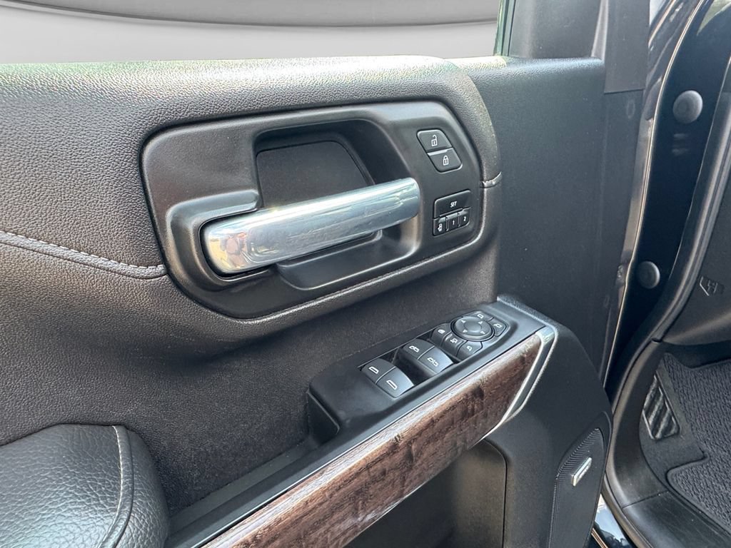 Used 2021 GMC Sierra 3500 Denali w/ Denali Ultimate Package AWD/4WD image 18