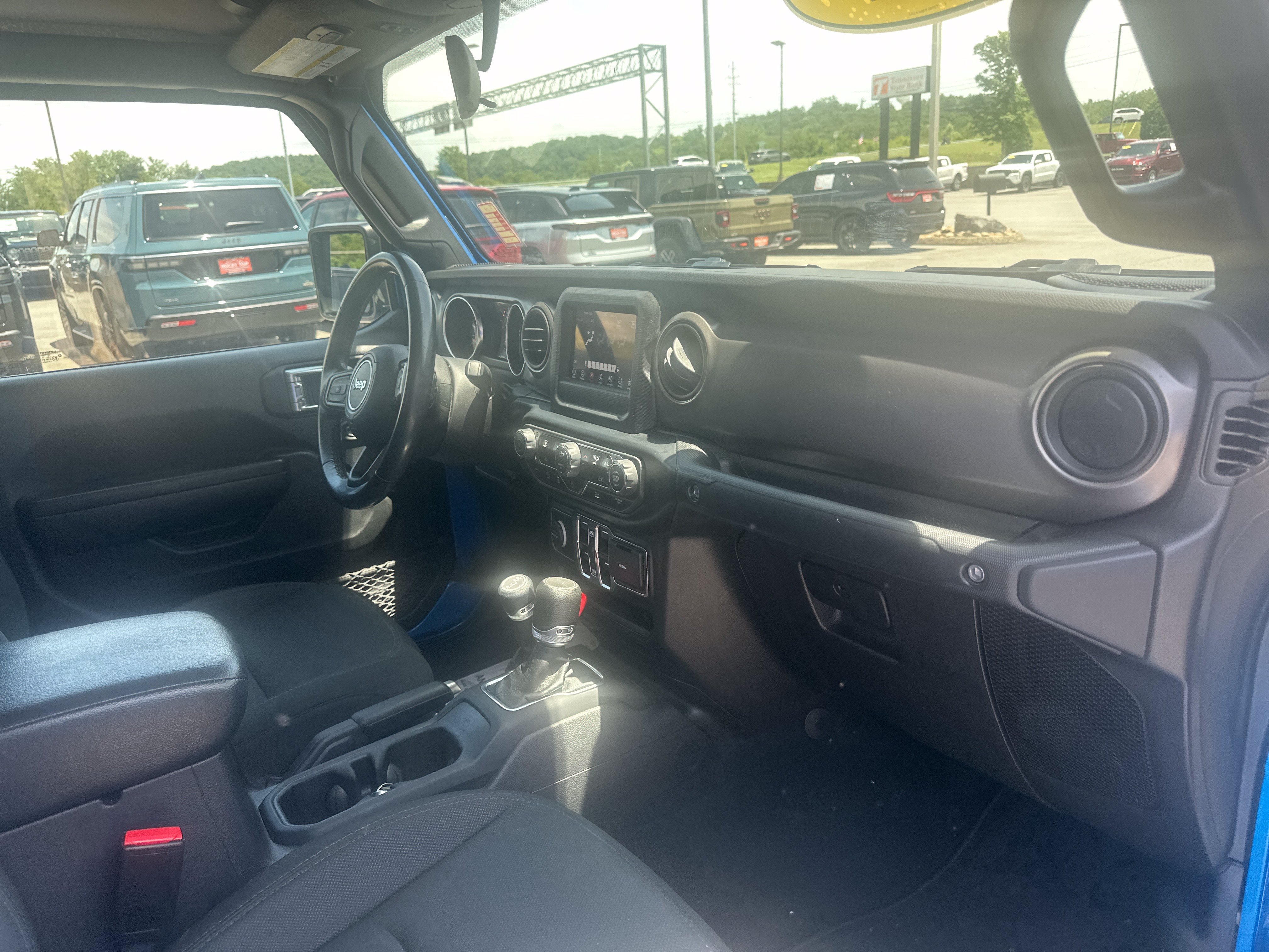 Used 2022 Jeep Gladiator Sport AWD/4WD image 29