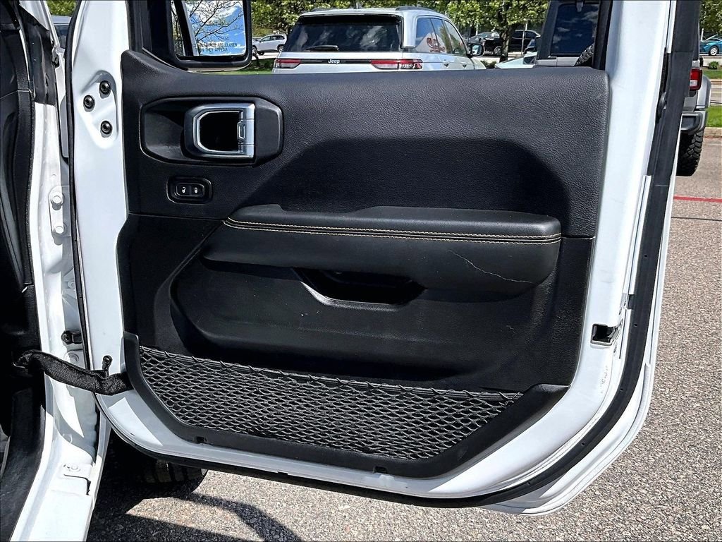 Used 2024 Jeep Wrangler Unlimited Sahara AWD/4WD image 12