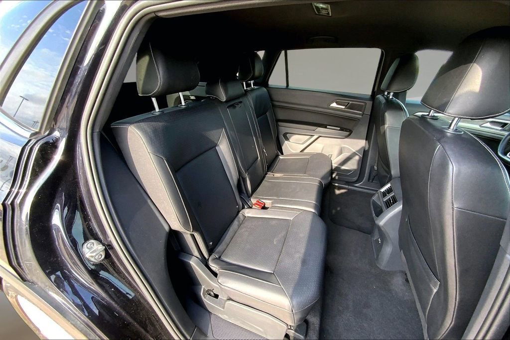 Used 2020 Volkswagen Atlas Cross Sport SE w/ Towing Package image 26