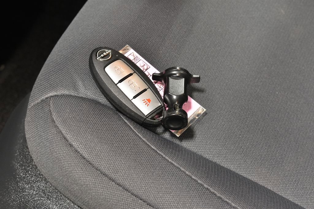 Used 2024 Nissan Frontier S w/ Technology Package image 39