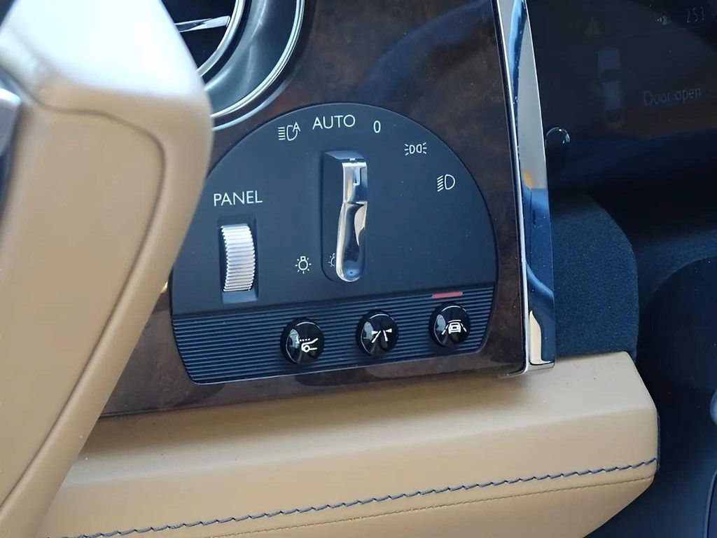 Certified 2017 Rolls-Royce Wraith RWD image 5