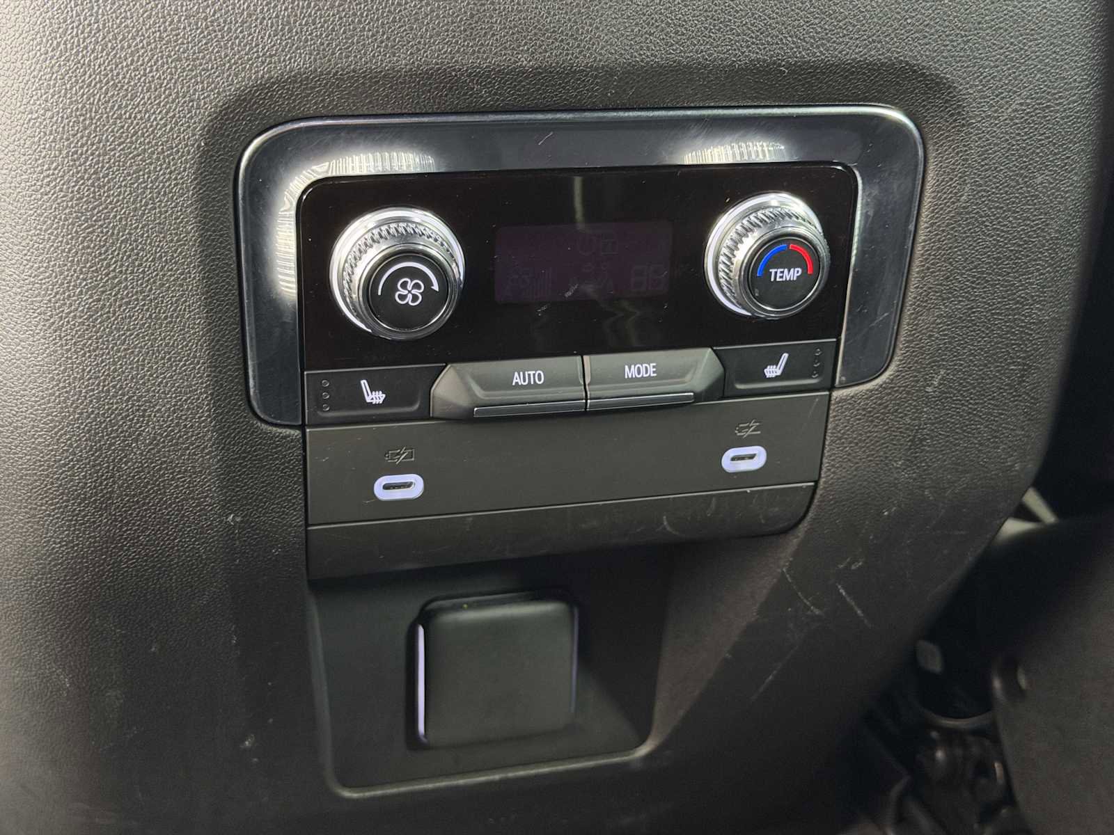 Certified 2021 GMC Yukon Denali w/ Denali Premium Package image 24