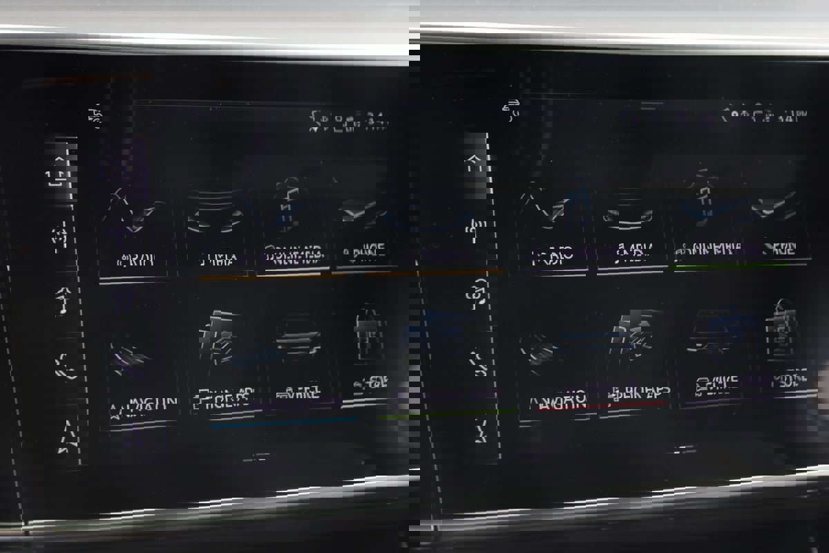 Used 2025 Audi S8 image 56