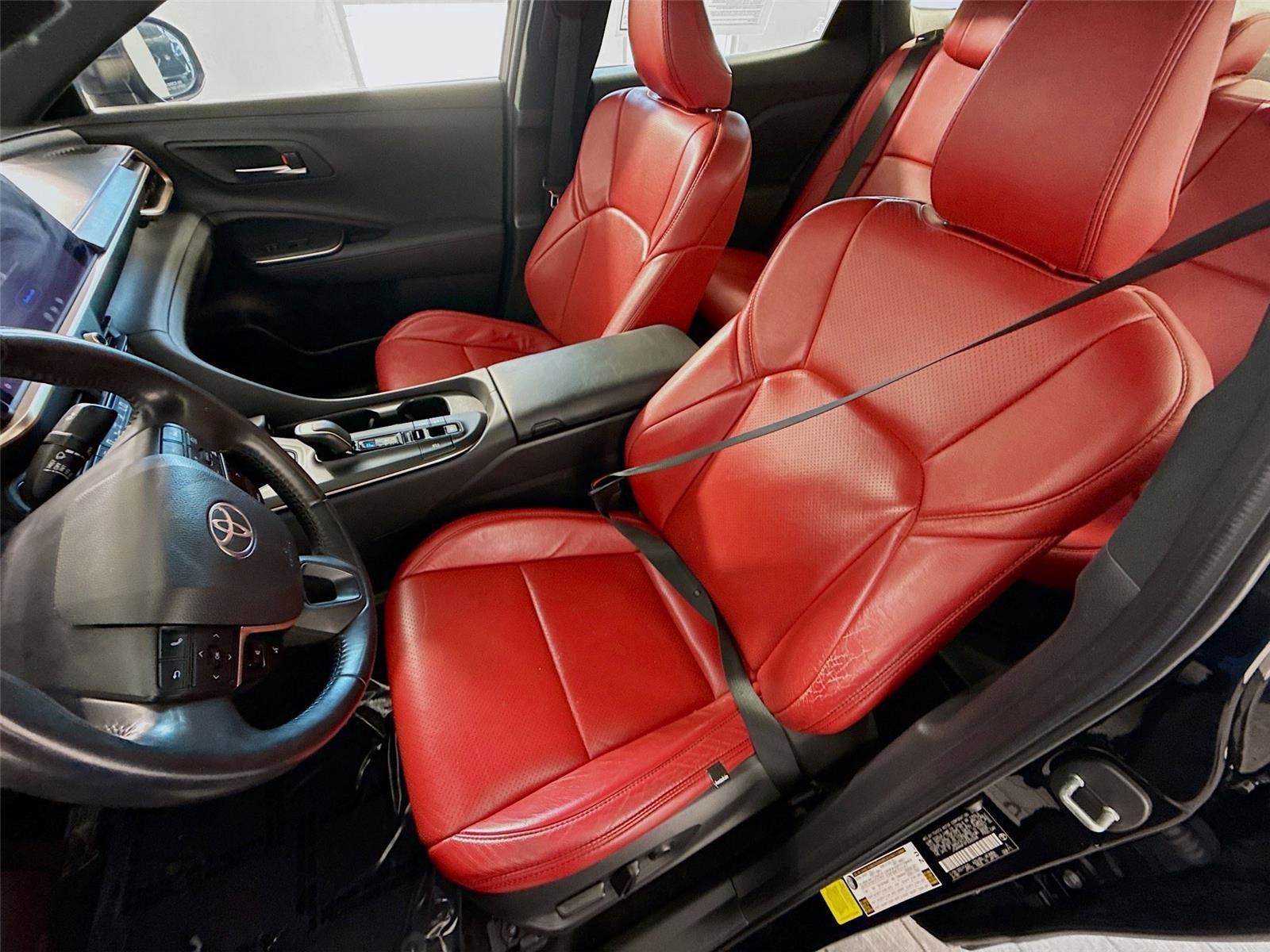 Used 2023 Toyota Crown XLE image 2