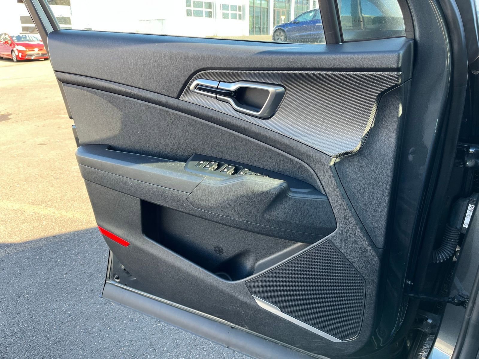 Used 2025 Kia Sportage LX image 20