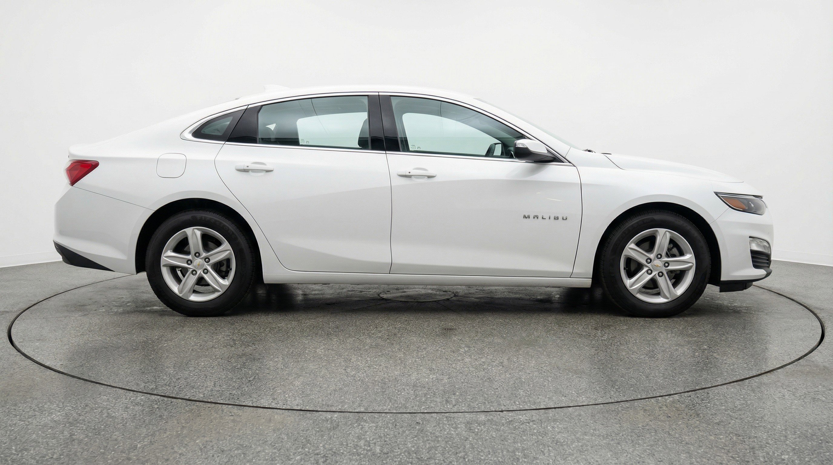 Used 2024 Chevrolet Malibu LT image 11