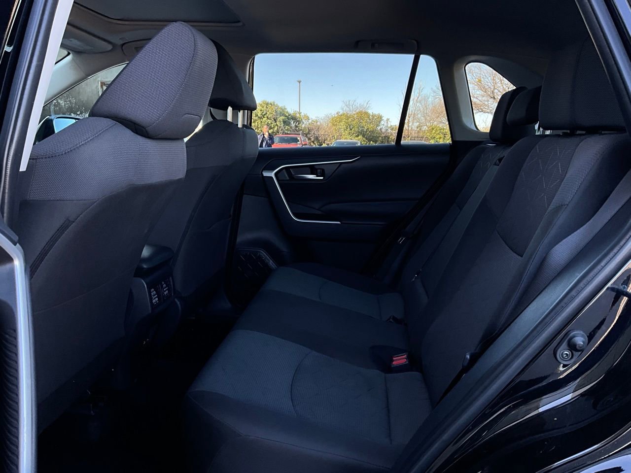 Used 2025 Toyota RAV4 XLE image 12