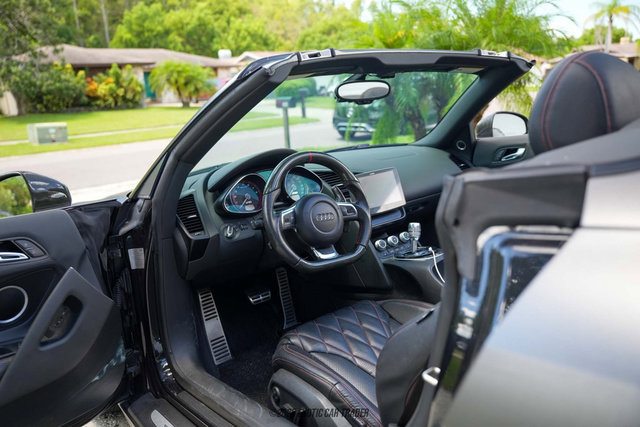 Used 2011 Audi R8 V10 image 28