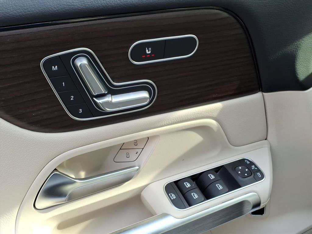 New 2026 Mercedes-Benz GLB 250 4MATIC image 11