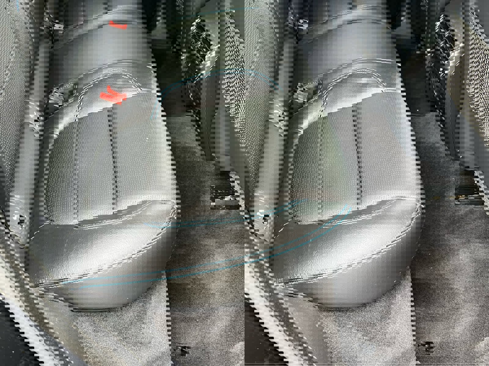 Used 2019 Jaguar E-PACE R-Dynamic SE image 23