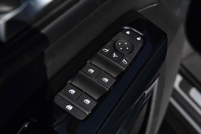 New 2026 Nissan Pathfinder Platinum image 9