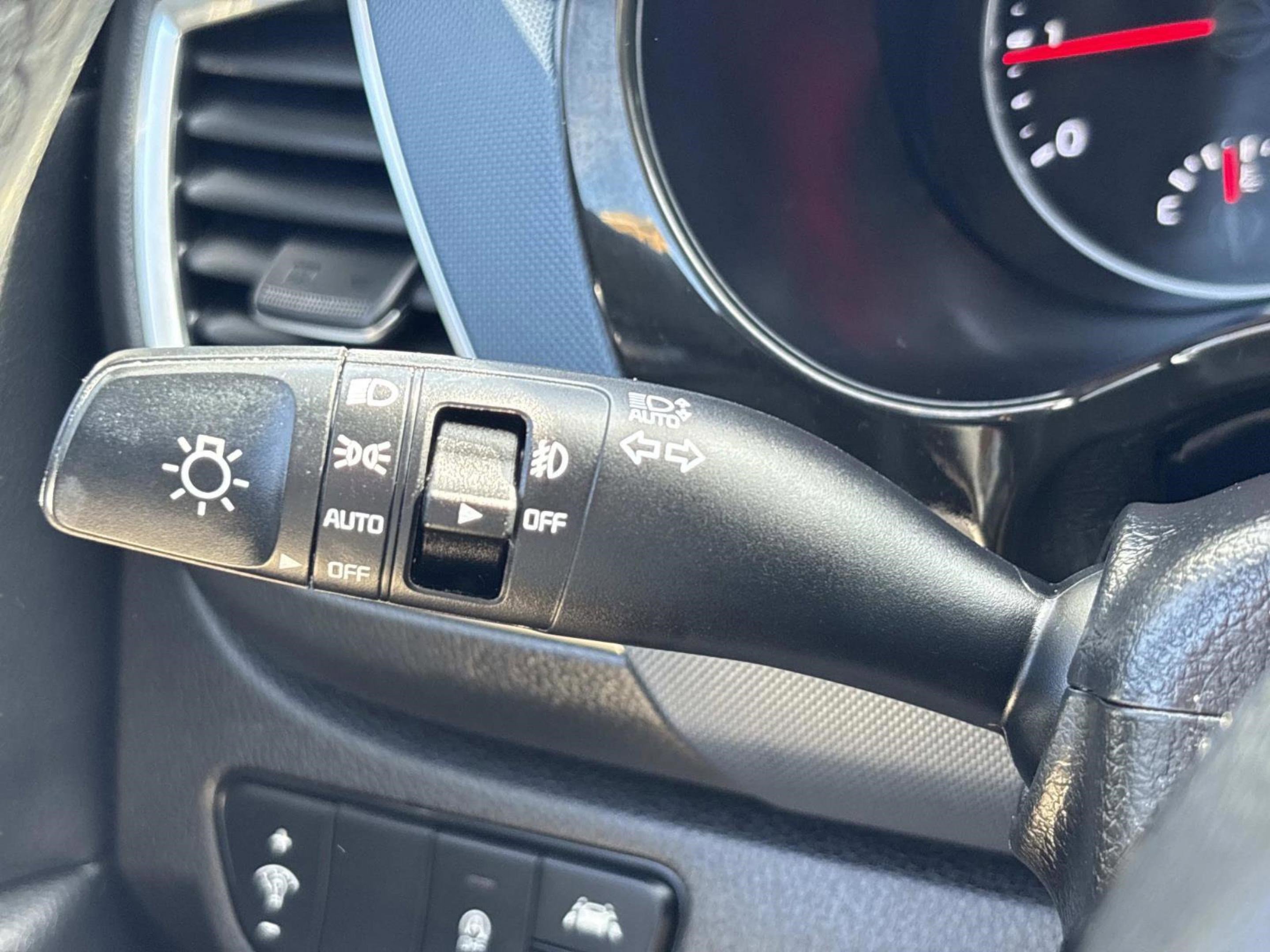 Used 2023 Kia Seltos S image 28