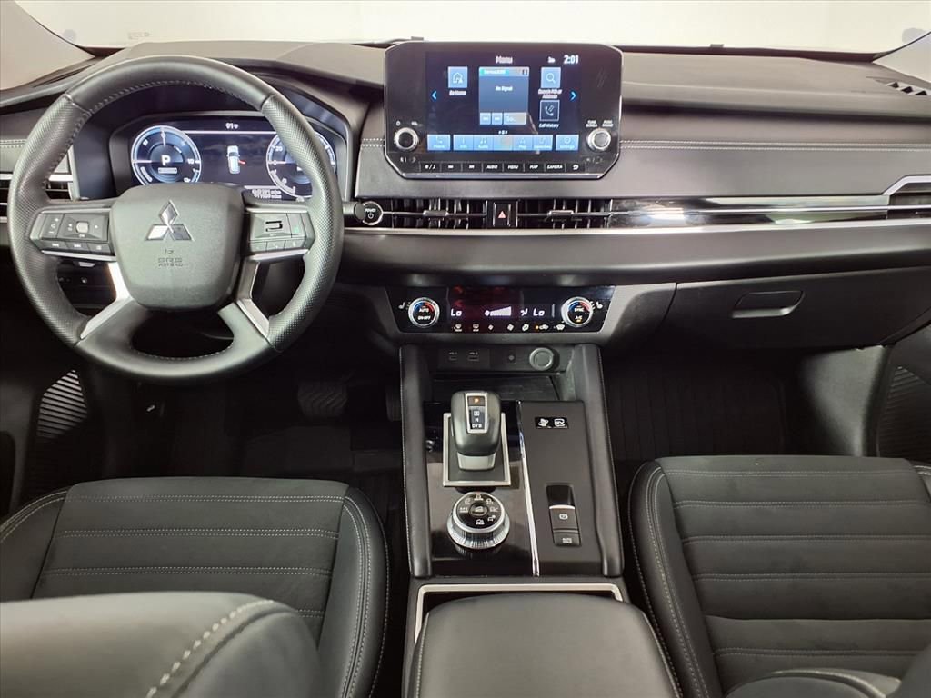 Used 2024 Mitsubishi Outlander SE image 13