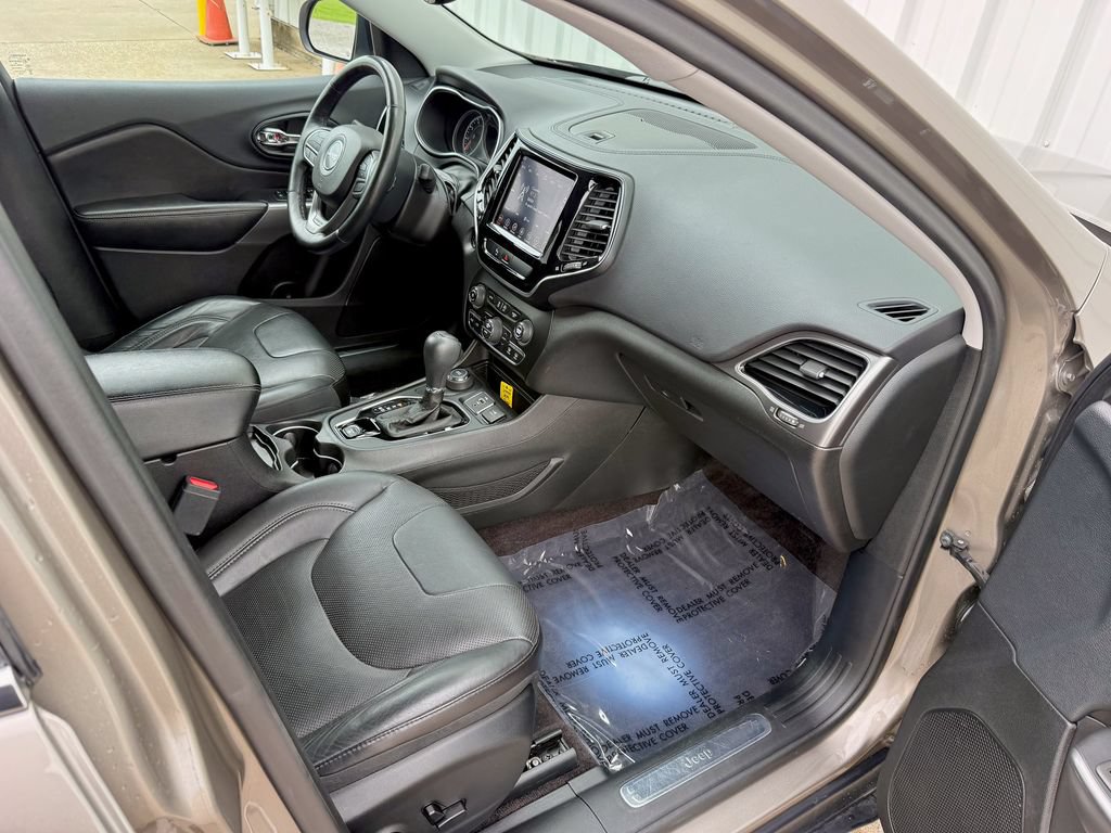 Used 2019 Jeep Cherokee Limited AWD/4WD image 21
