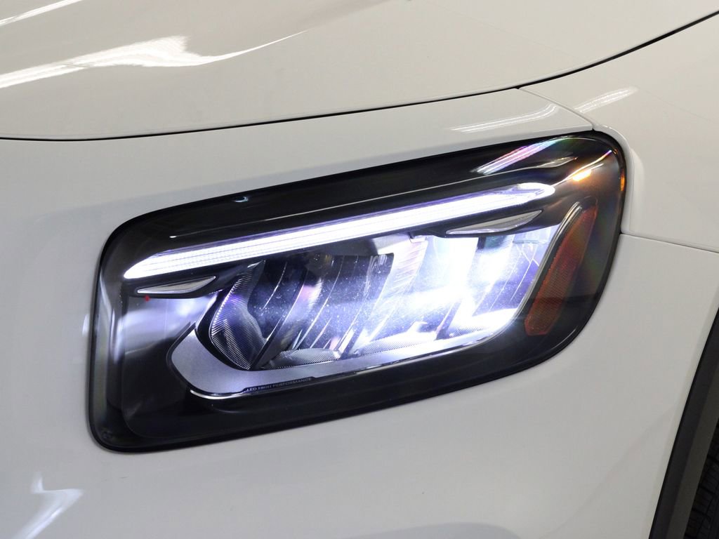 Certified 2025 Mercedes-Benz GLB 250 4MATIC image 9