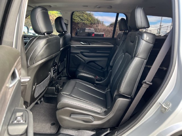 Used 2024 Jeep Grand Cherokee L Limited AWD/4WD image 14