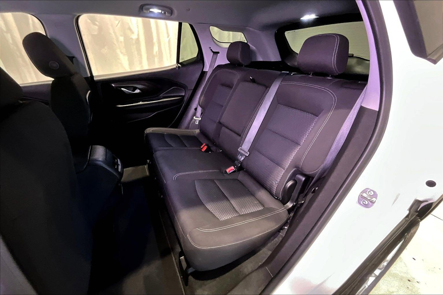 Used 2024 GMC Terrain SLE image 21