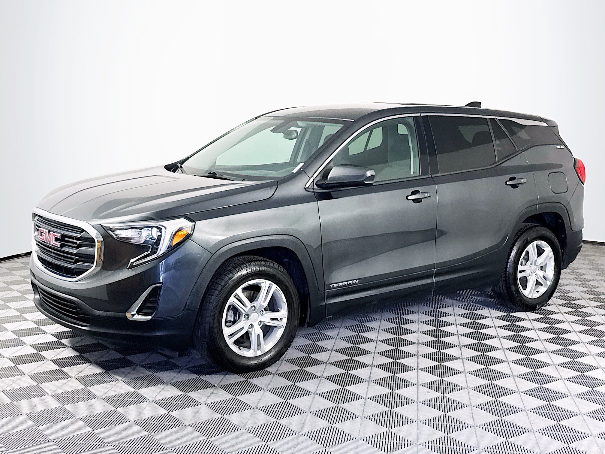 Used 2019 GMC Terrain SLE FWD image 4