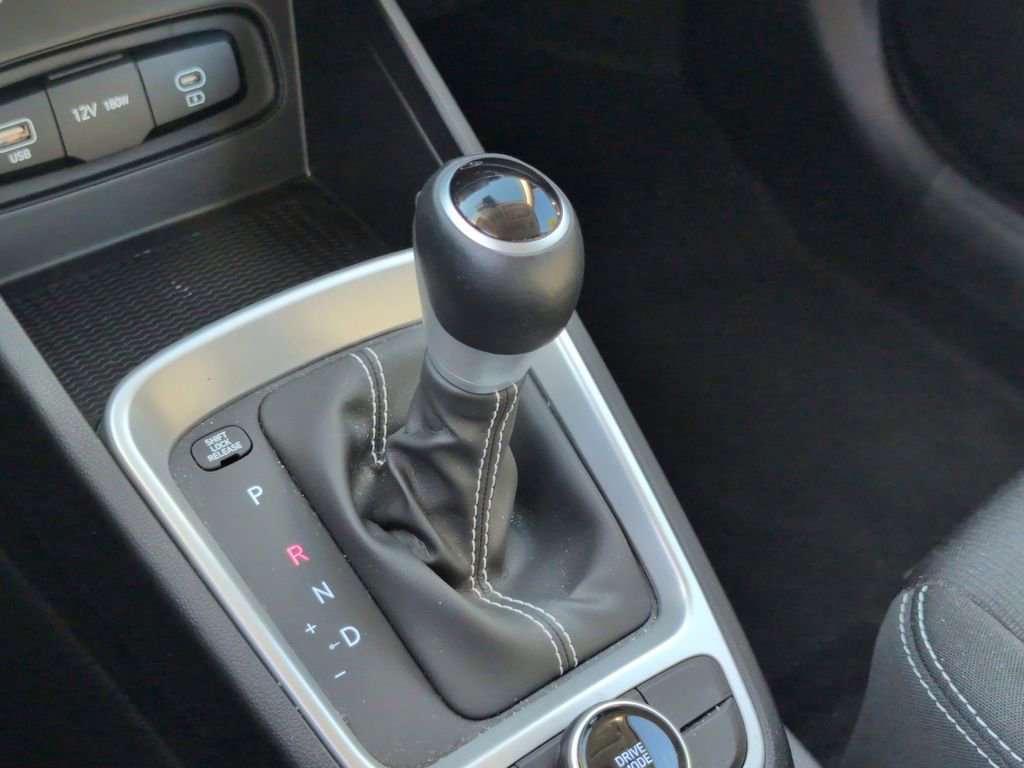 Used 2025 Hyundai Venue SEL FWD image 20